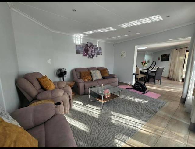 4 BEDROOM PROPERTY TO RENT IN SUNNINGHILL